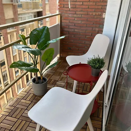 Charming Centre With Balcony Διαμέρισμα