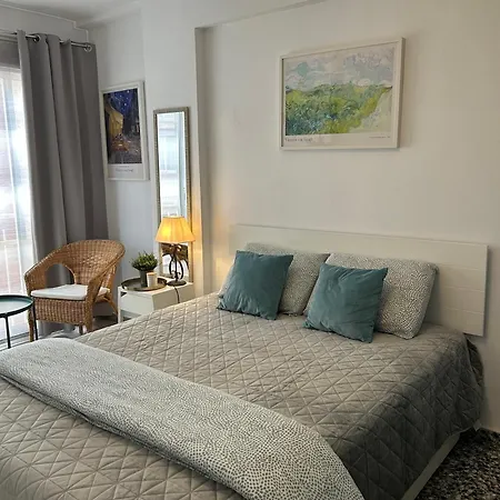 Charming Centre With Balcony Apartment *